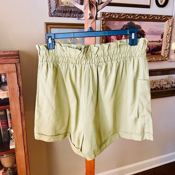 NWT Forever 21 Plus linen blend paper bag shorts 3” inseam SZ 0X olive green - Picture 8 of 10